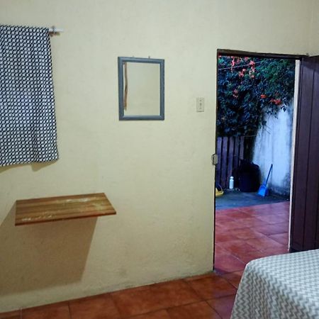 Hospedaje Basico El Jaguar Hotel Antigua Exterior photo